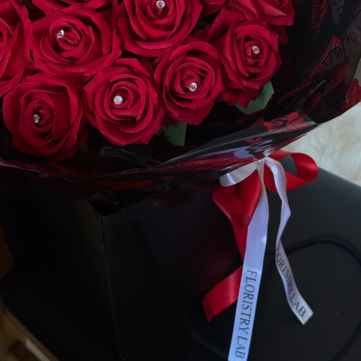 24 Red Eternal Roses – Kiss Print Wrap