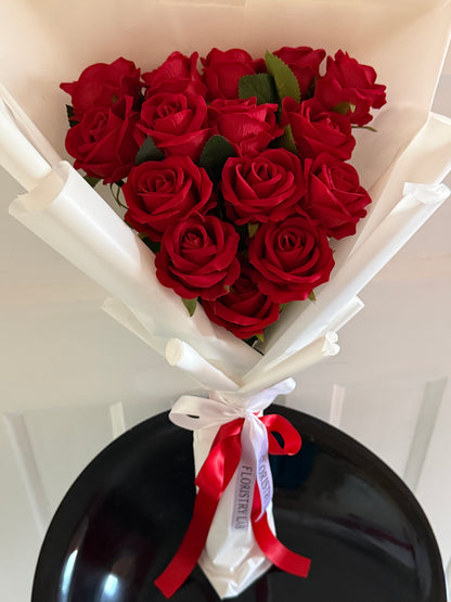 Red Eternal Rose Fan Bouquet