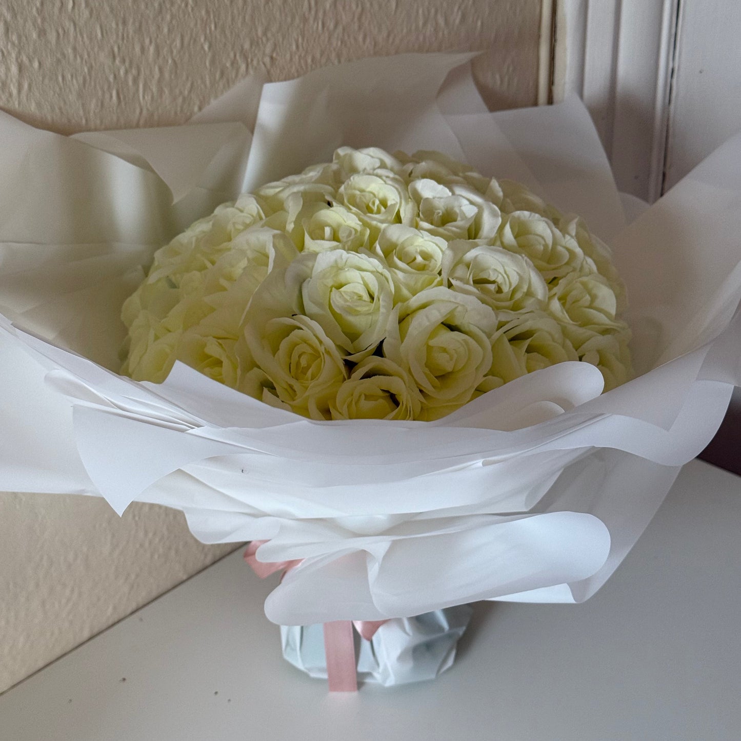 50 Cream Eternal Roses