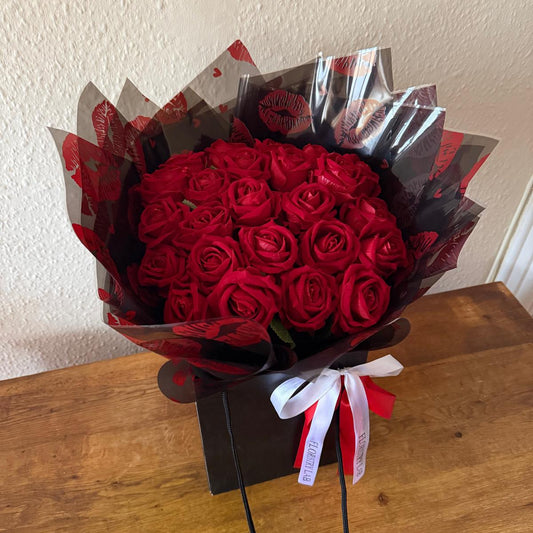 24 Red Eternal Roses – Kiss Print Wrap