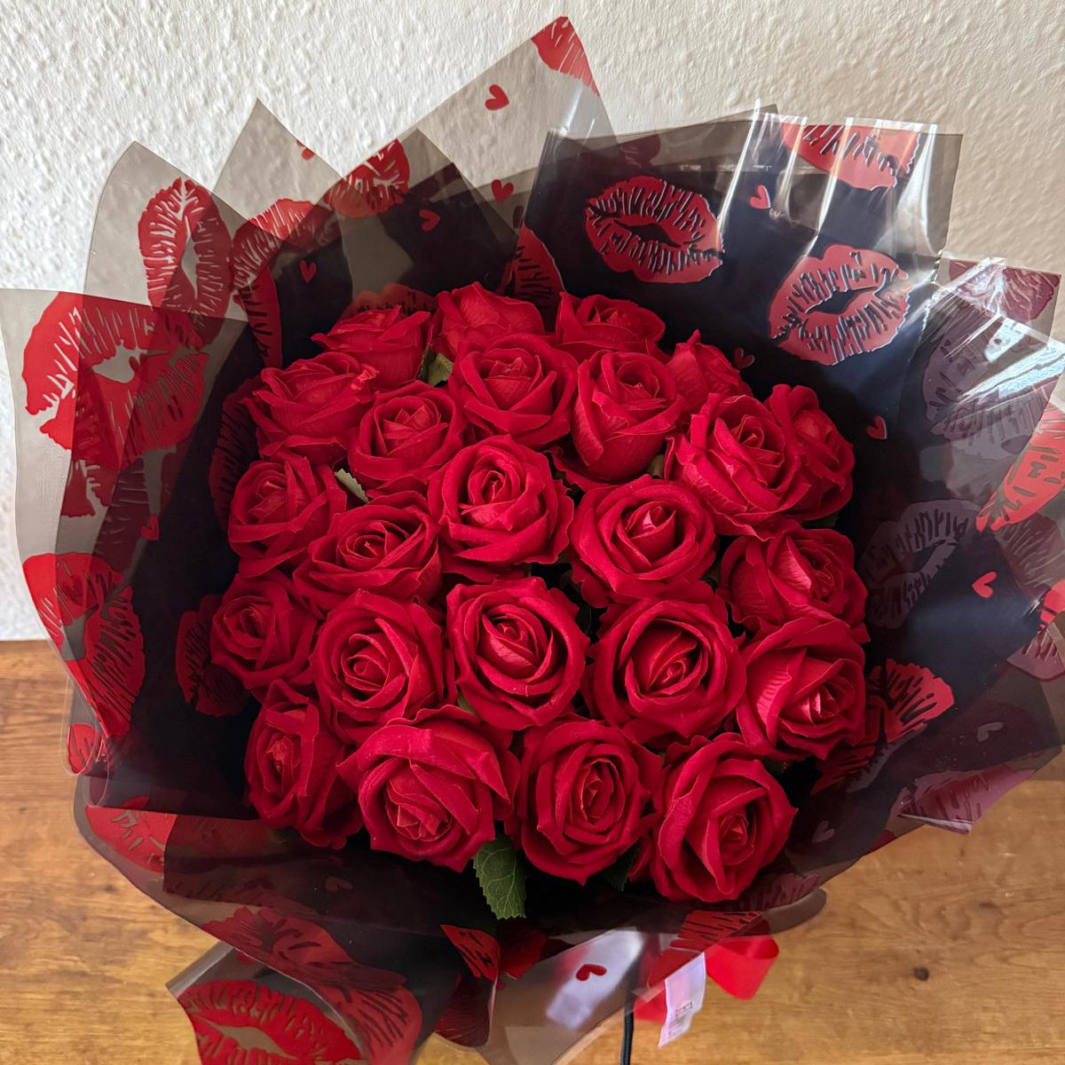 24 Red Eternal Roses – Kiss Print Wrap